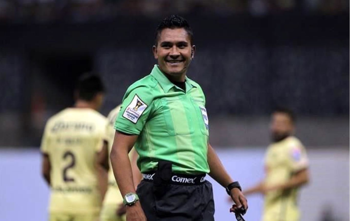 arbitro Blank Meme Template