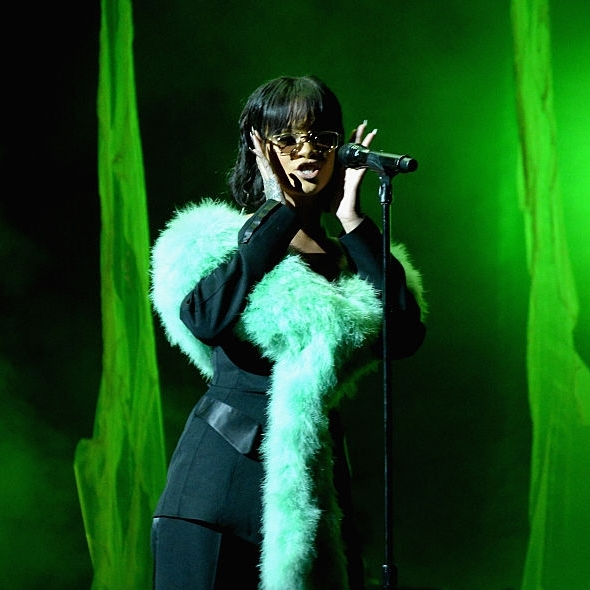 Rihanna Green Blank Meme Template
