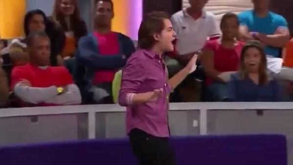 High Quality Esteban Estupida mi pelo idiota Blank Meme Template