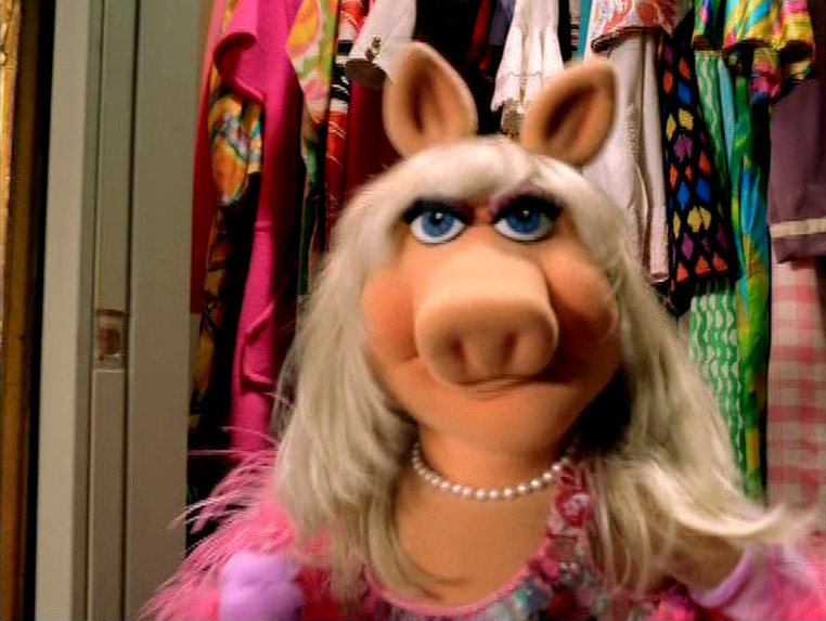 miss piggy mad gif