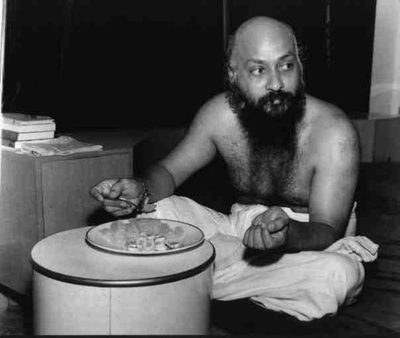 Osho eats Blank Meme Template