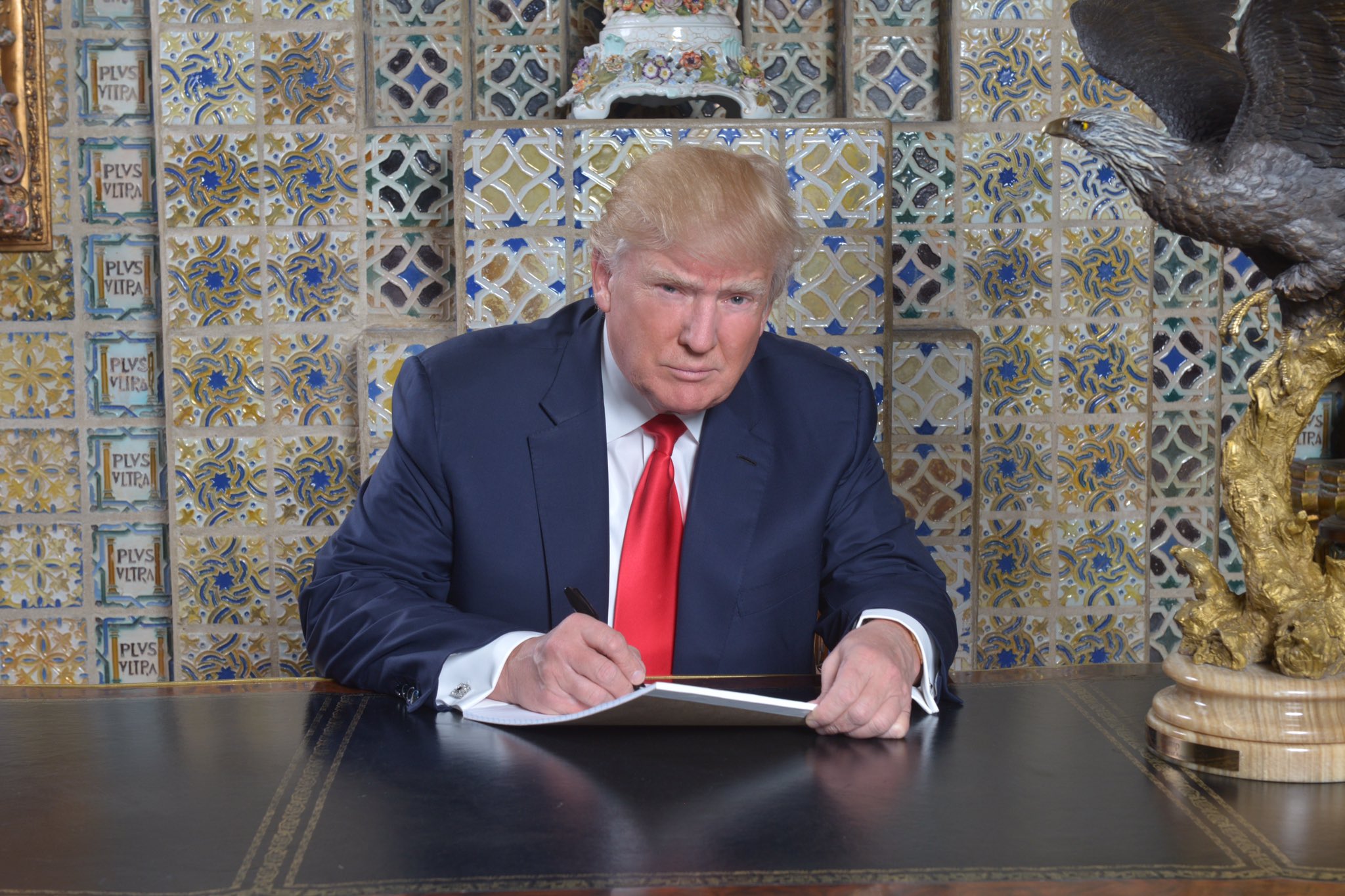 High Quality Trump Desk Blank Meme Template