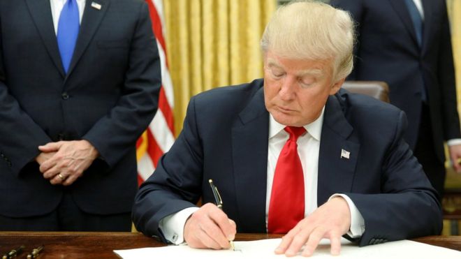 trump signing Blank Meme Template