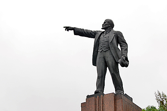 High Quality Lenin Pointing Blank Meme Template