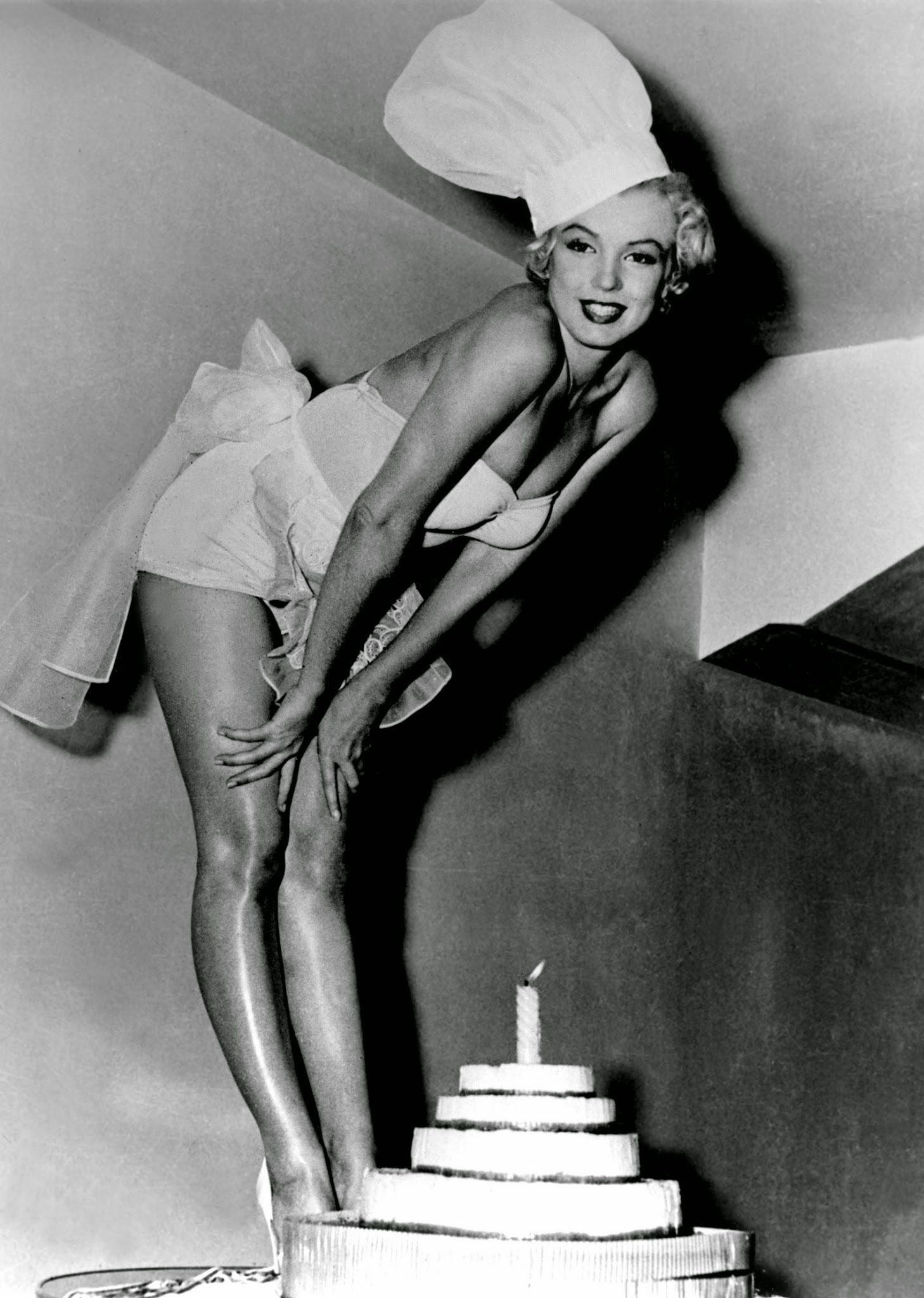 High Quality Marilyn Cake Blank Meme Template