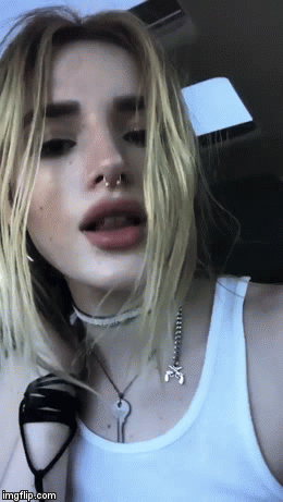Bella Thorne Snoepjes Gif TV During A Global Pandemic Is Weird 
