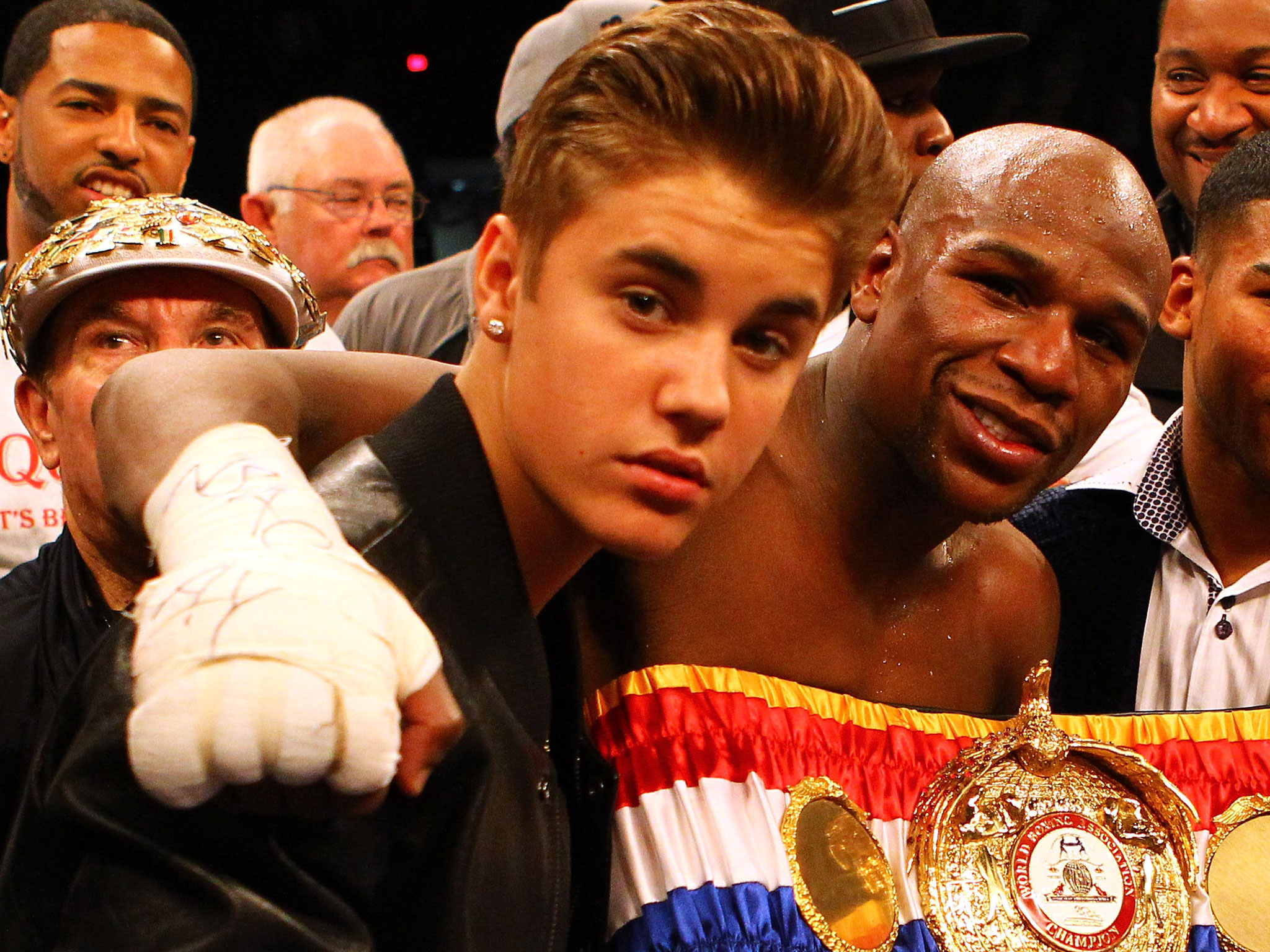 High Quality Justin-Bieber-Floyd-Mayweather Blank Meme Template