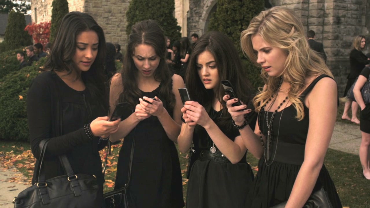 Pretty little liars Blank Meme Template