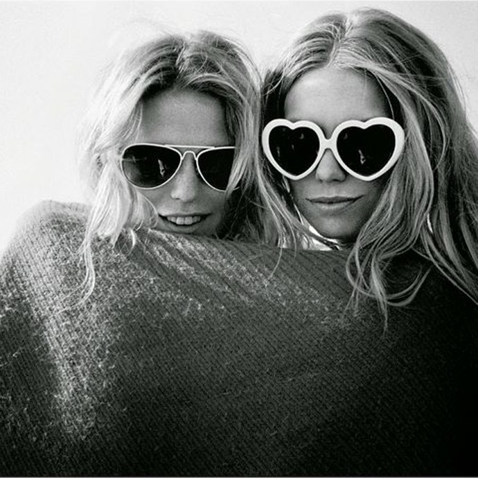 High Quality two girls with sunglasses and blanket Blank Meme Template