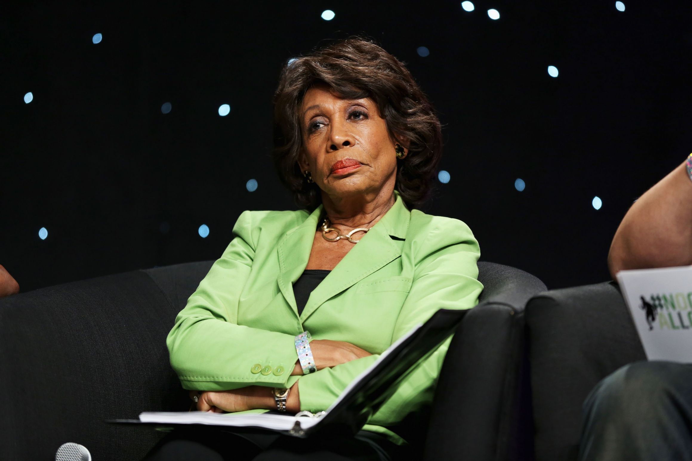 High Quality Queen Maxine Blank Meme Template