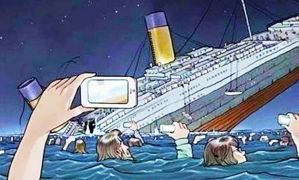 titanic smartphone Blank Meme Template
