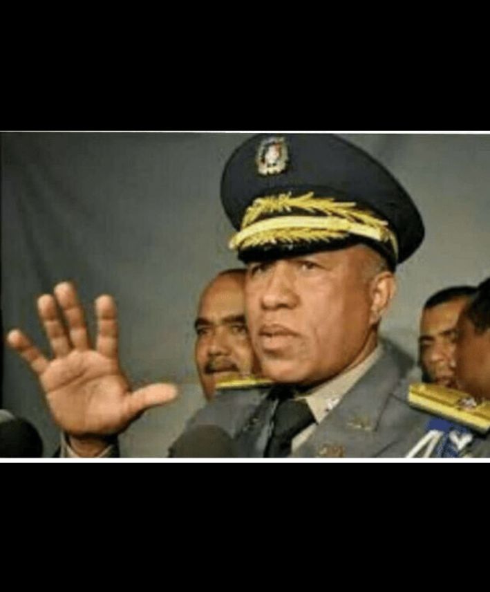 Les estamo dando seguimiento Blank Meme Template