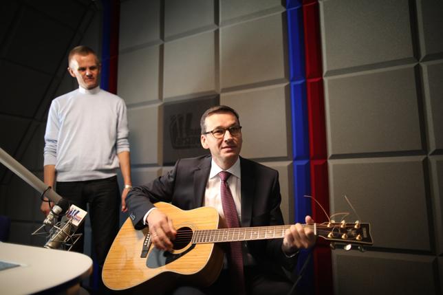 Morawiecki sings Blank Meme Template