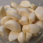 bowl of garlic