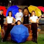 Friends - umbrella scene