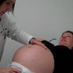 pregnant doctor appointment