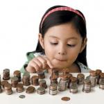 little kid counting money