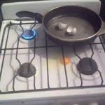 Eggs on stove like government