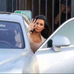 Kim Kardashian gettin in the car