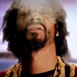 Snoop Dogg Vaping