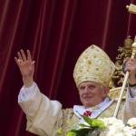 Ratzinger-Benedict-waving