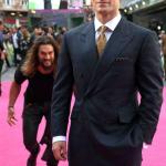 jason momoa sneaking up to henry cavill
