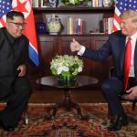 Trump-Kim thumbs up