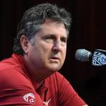 Coach Mike Leach