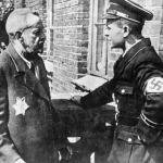A Jew in Lodz addresses an SS officer