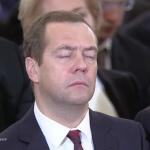 Спящий Дмитрий Медведев meme