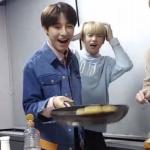 Renjun flipping pancakes meme