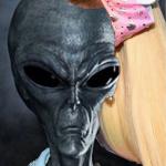 When your alien from Area 51 listens to jojo siwa meme