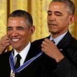obama giving himself a medal meme