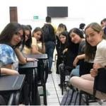 Alguien que nos hable