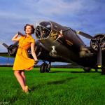 Warbird Pinup B-17 Flying Fortress