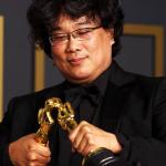 Bong Joon-ho making Oscars kiss