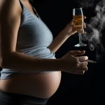 pregnant womand drinking and smoking