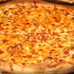 round cheese pizza