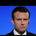 Macron boude