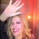 Kylie hand wave