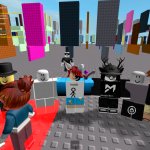 Crowded roblox game has YouTuber in it