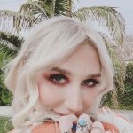 Kesha palm tree meme