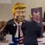 Trump Golden statue