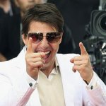 Tom Cruise pointing