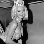 Joi Lansing showgirl