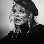 Kylie veil