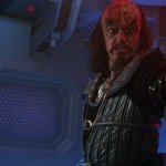 Star Trek OS Krug with klingon weapon