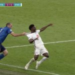 Chiellini drags Saka meme