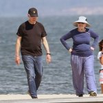 Bill and Hillary stroll the Hamptons