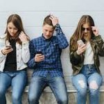 Screens technology phones teenagers